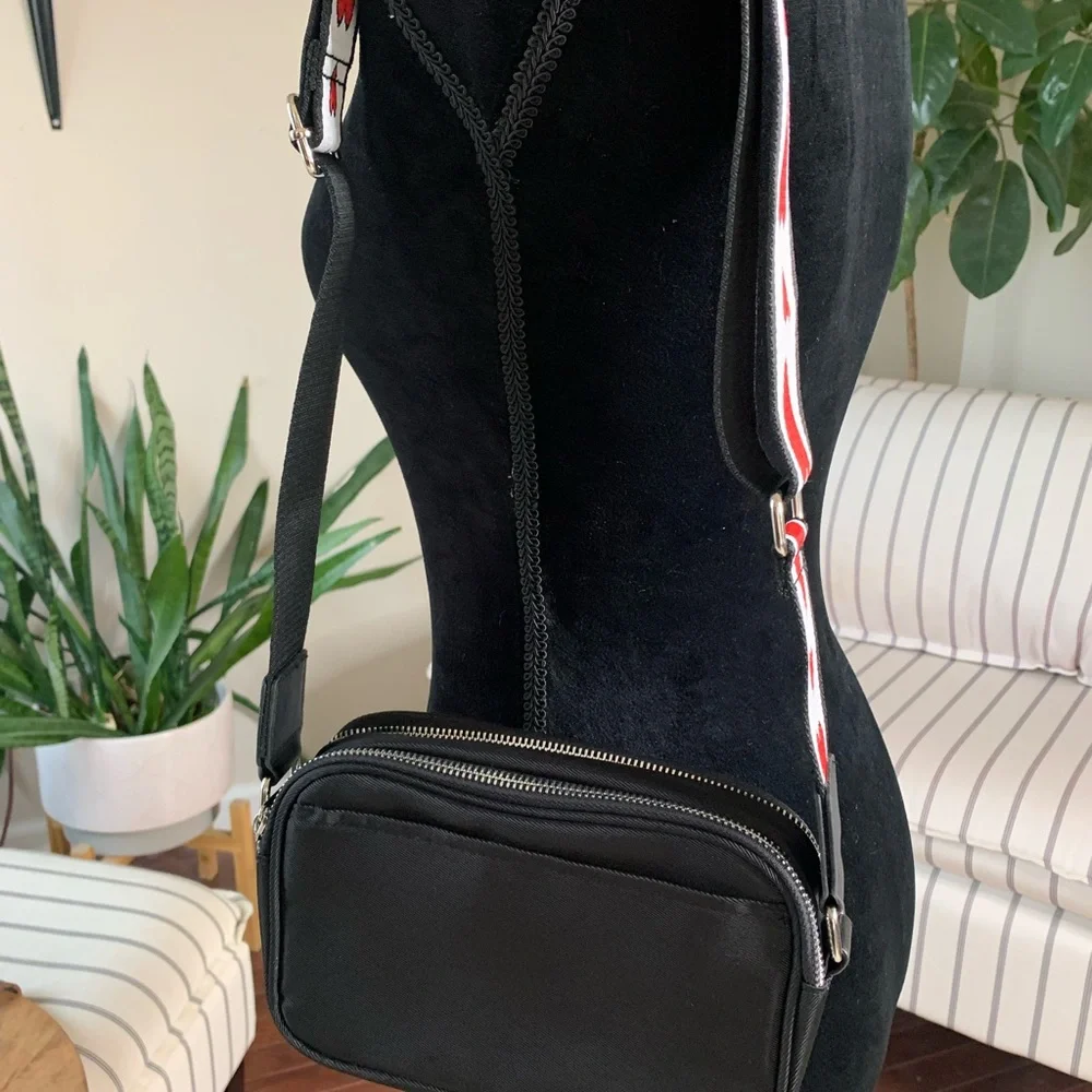 Love Essentials Cross‎ Body Bag - Brighton Black with Heart Strap